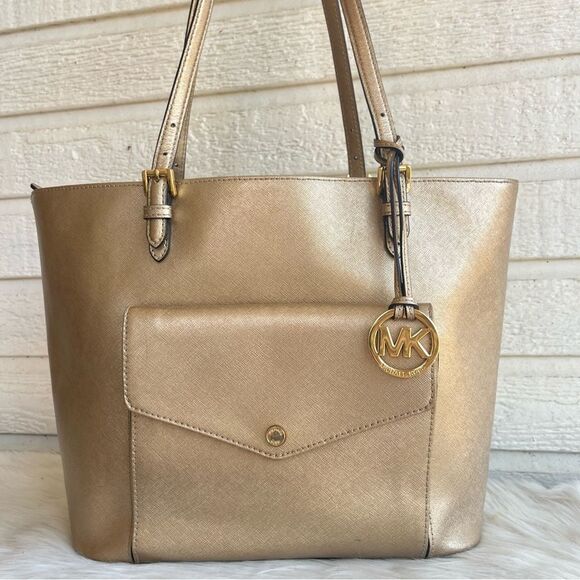 MICHAEL KORS Gold Champagne Pocket Jet Set Hamilton Voyager Tote
